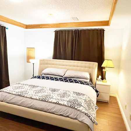 Private Suite With Private Entrance King Bed Richmond Bagian luar foto