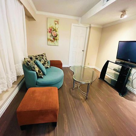 Private Suite With Private Entrance King Bed Richmond Bagian luar foto