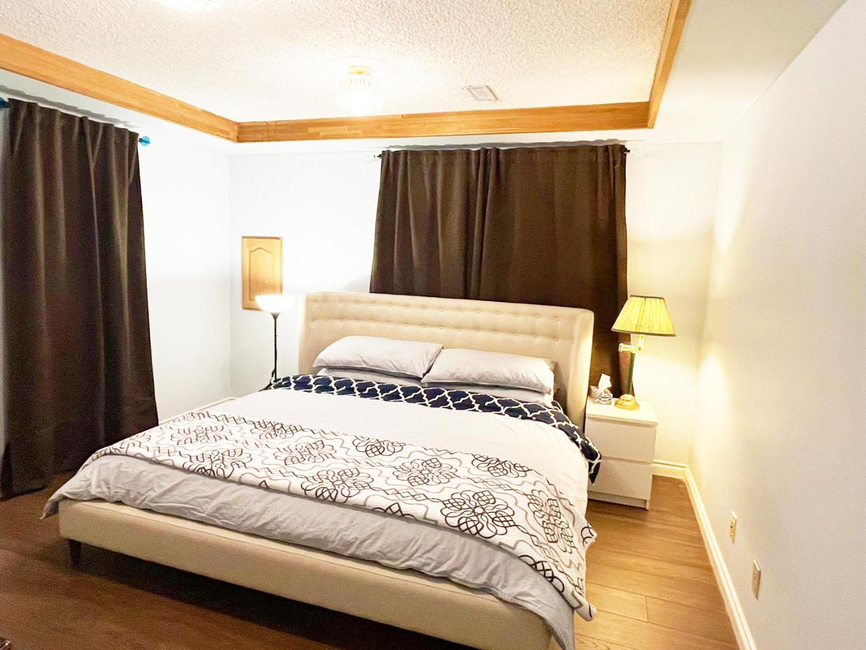 Private Suite With Private Entrance King Bed Richmond Bagian luar foto