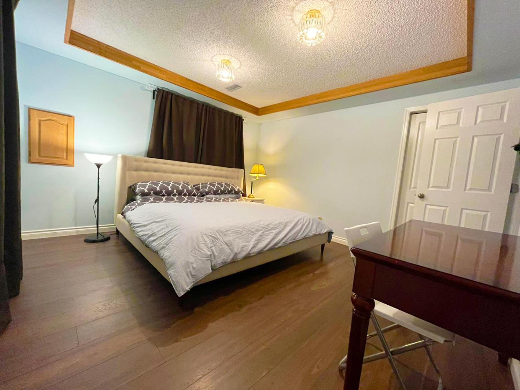 Private Suite With Private Entrance King Bed Richmond Bagian luar foto